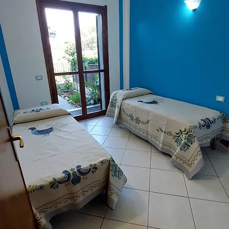 Con Doppio Giardino Vicino Al Centro Apartman
