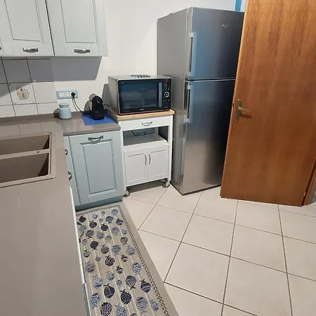 Con Doppio Giardino Vicino Al Centro Apartman *